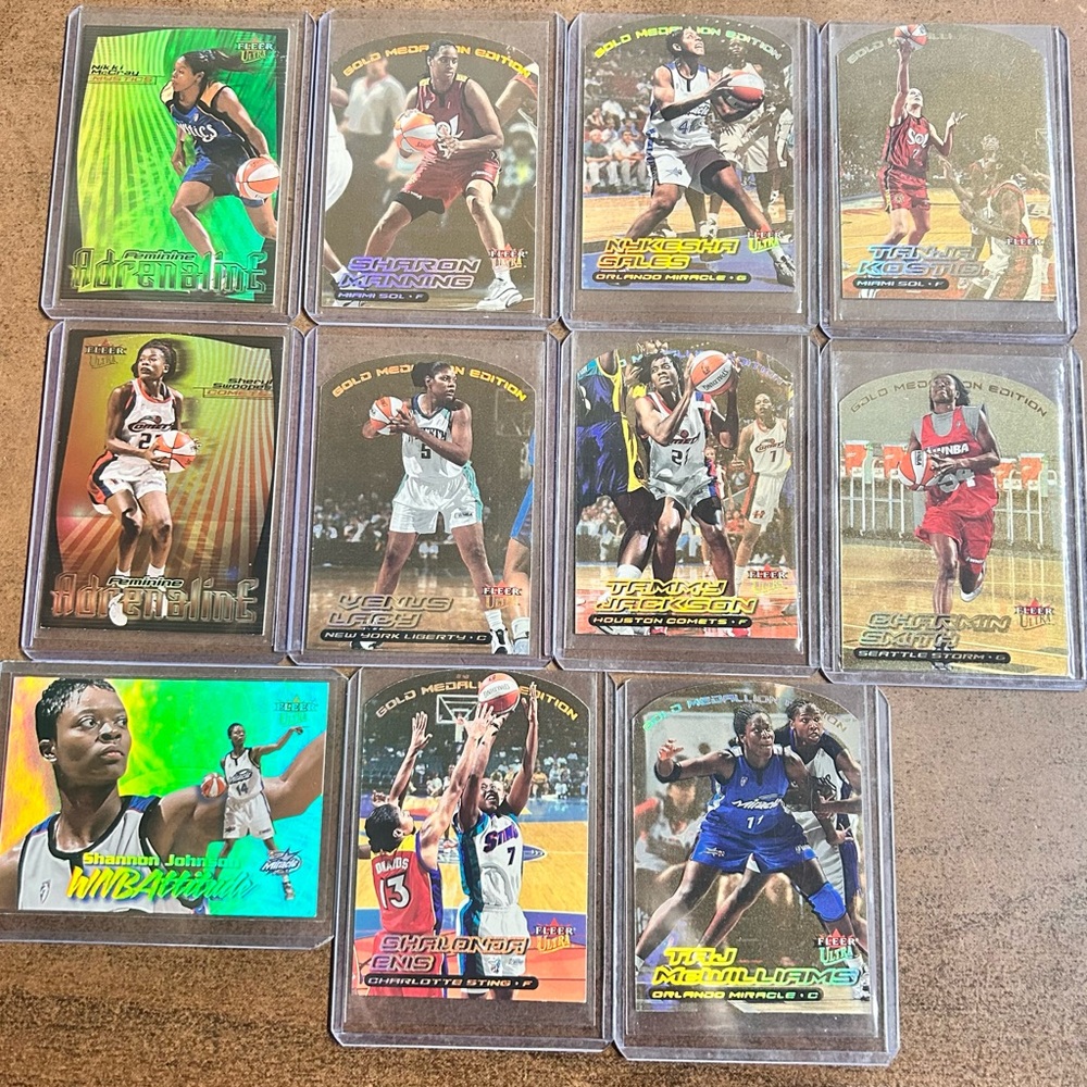2000 Fleer Ultra WNBA Including Sheryl Swoopes (middle row, far left)